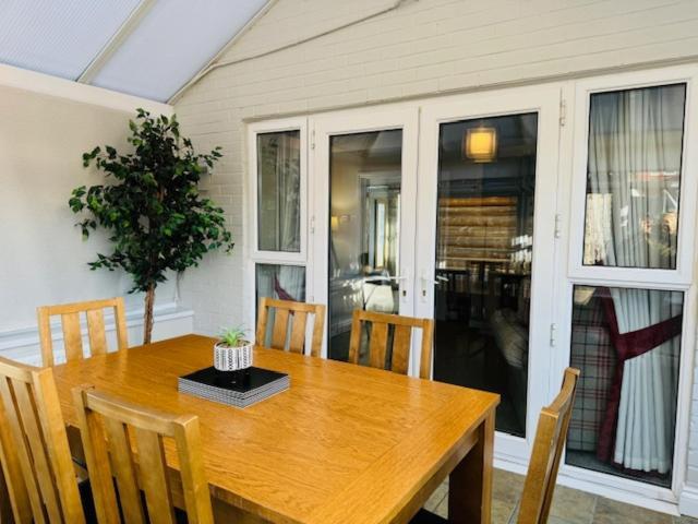 Netflix Home Jacuzzi Gym Fast Wifi Ps5 Free Parking 2 Spaces Hereford Exterior photo